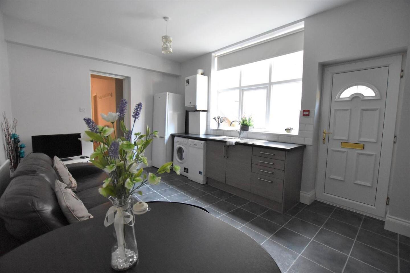 Dwell Living Argyle Square Aparthotel Sunderland  Bagian luar foto